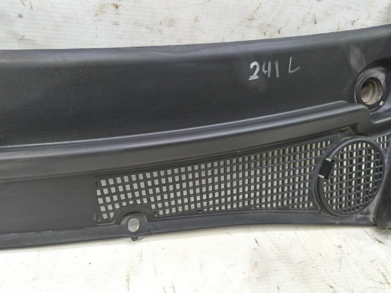 Жабо Lada Xray 2021