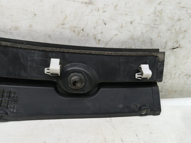 Жабо Lada Xray 2021