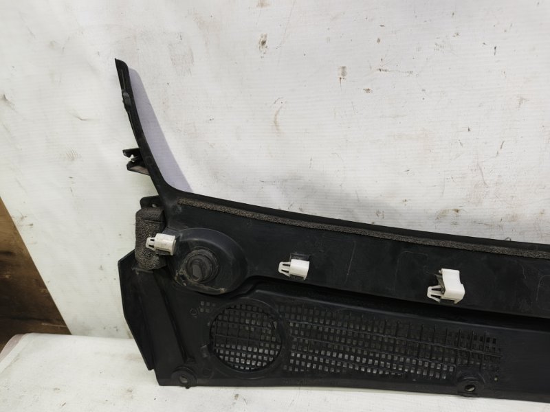 Жабо Lada Xray 2021