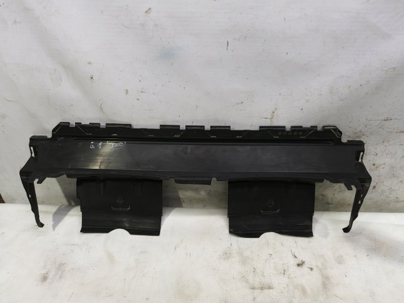 Воздуховод радиатора Audi Q8 2021