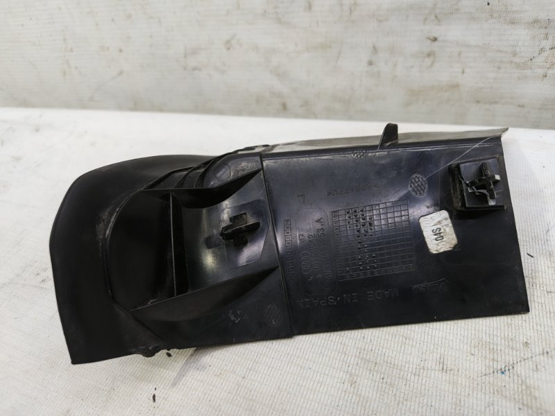 Накладка фонаря Audi Q8 2021