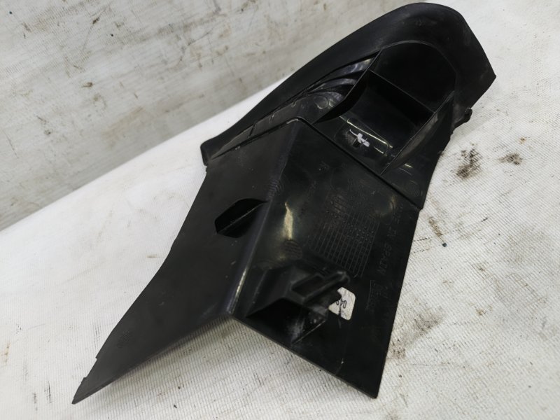 Накладка фонаря Audi Q8 2021