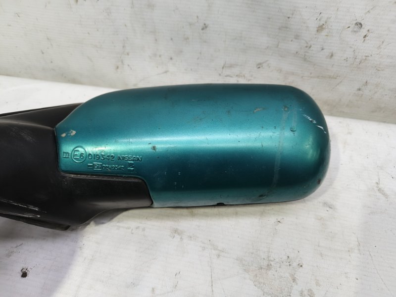 Зеркало Nissan Primera 1990