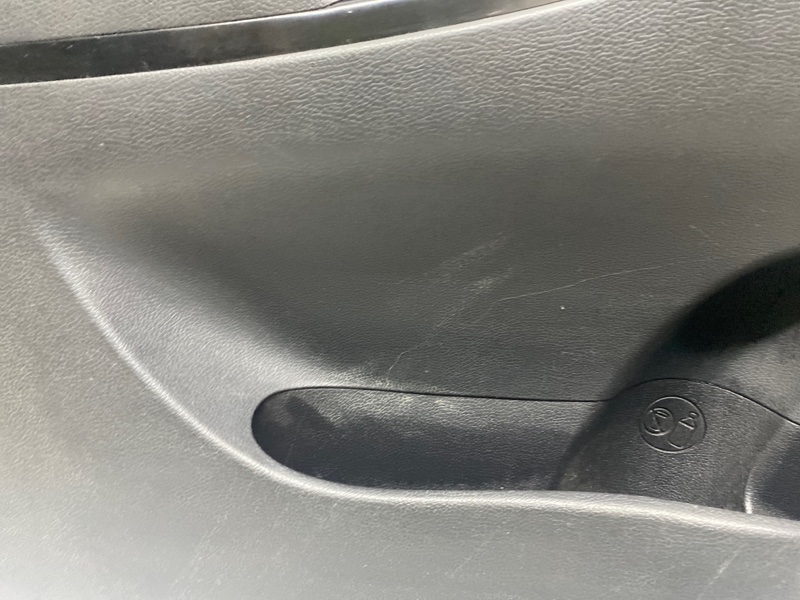 Обшивка двери Hyundai Solaris 2014 RB