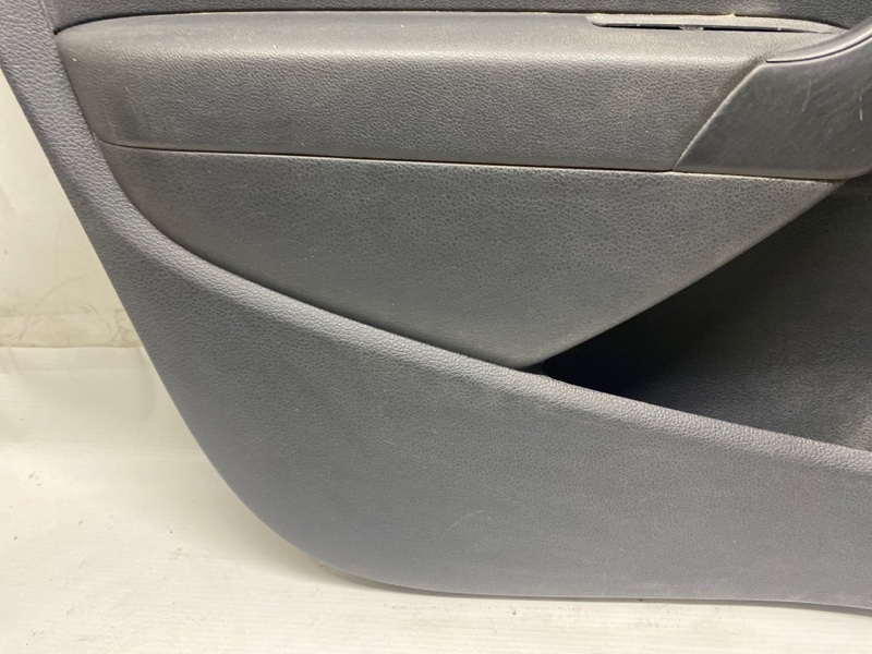 Обшивка двери Volkswagen Polo 2017