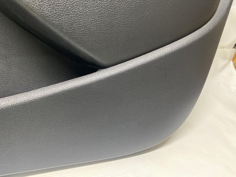 Обшивка двери Volkswagen Polo 2017