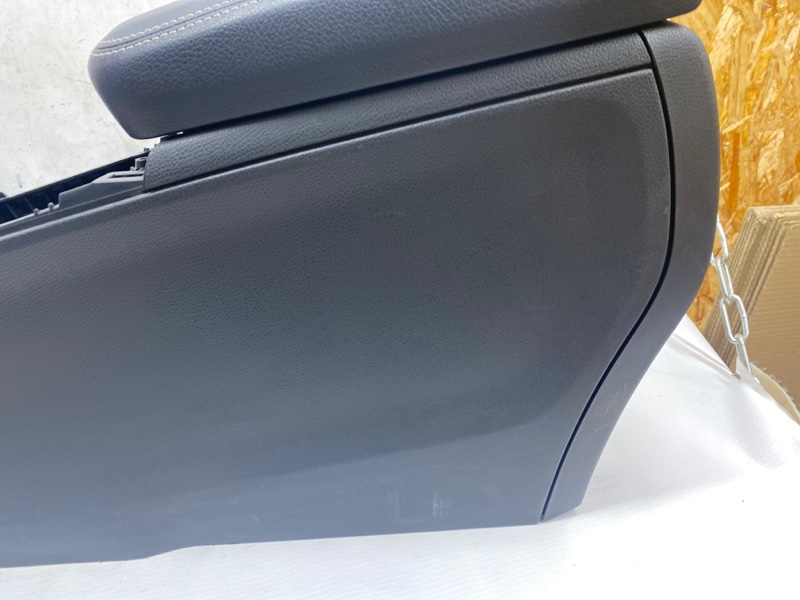 Подлокотник Mercedes CLA - Class 2015 CLA 180