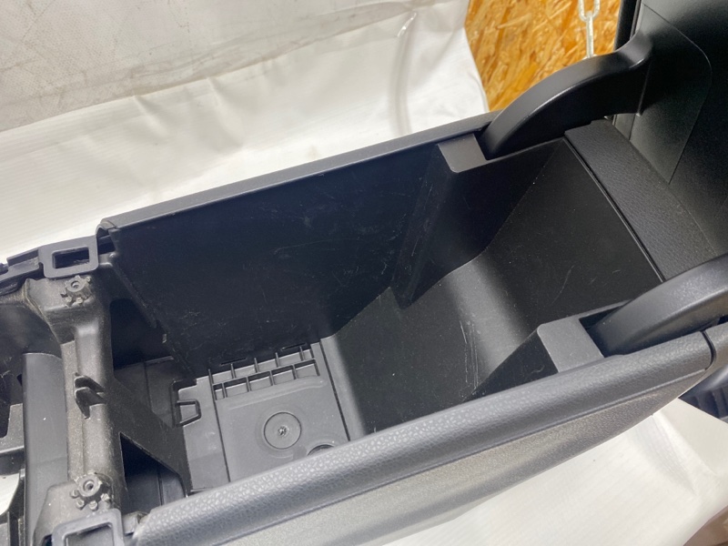 Подлокотник Mercedes CLA - Class 2015 CLA 180