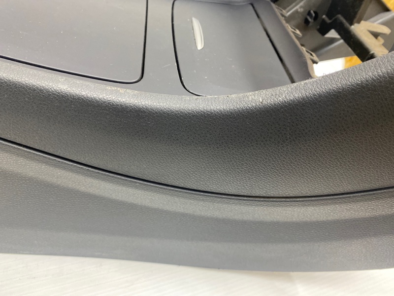 Подлокотник Mercedes CLA - Class 2015 CLA 180