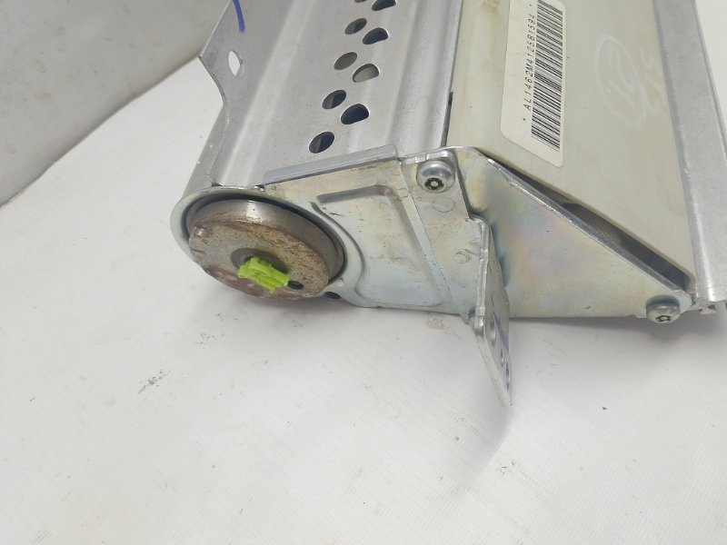 Подушка безопасности пасажира в торпедо Cadillac STS 2005-2011