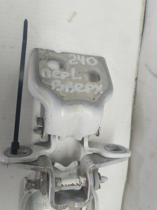 Петля двери lada vesta 2022