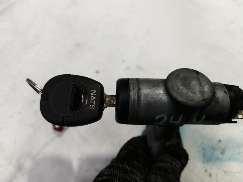 Замок зажигания Nissan Primera 1990