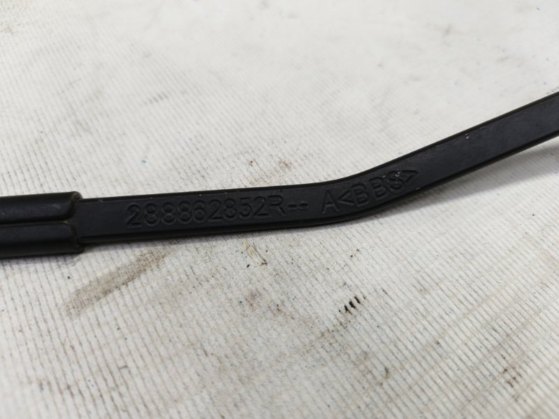 Поводок стеклоочистителя Lada Xray 2021