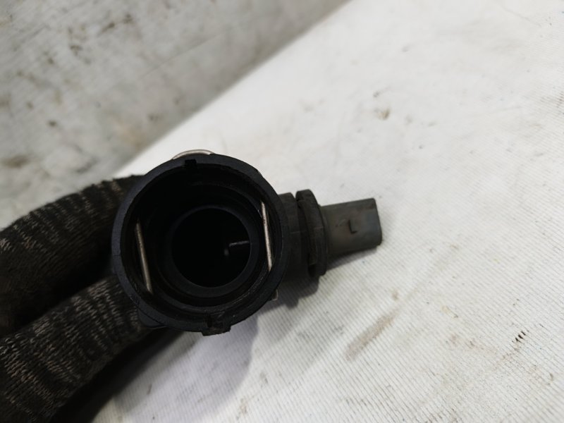 Тройник системы охлаждения Volkswagen Jetta 2008