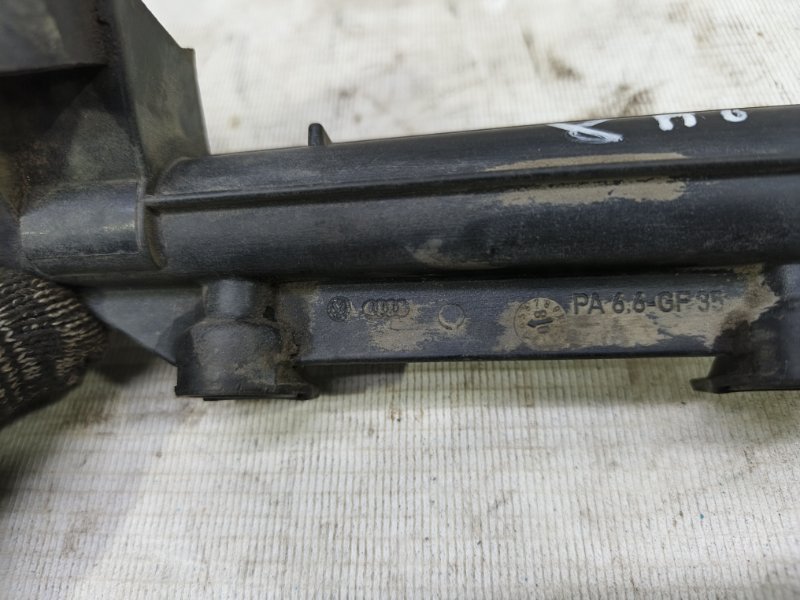 Топливная рампа Volkswagen Jetta 2008