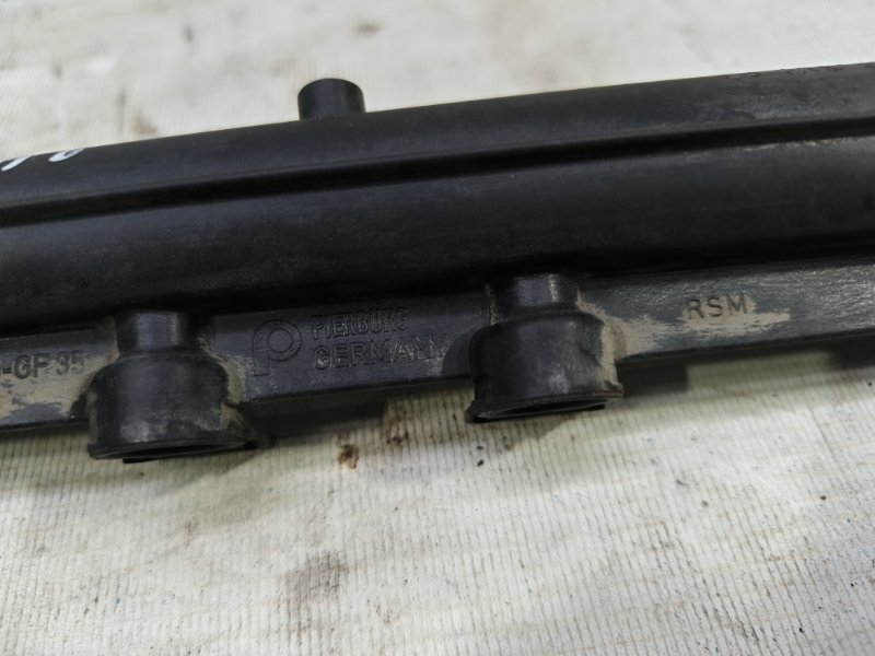 Топливная рампа Volkswagen Jetta 2008