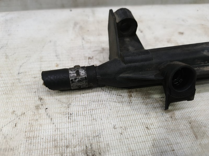 Топливная рампа Volkswagen Jetta 2008