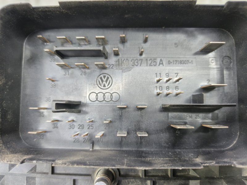 Блок предохранителей Volkswagen Jetta 2008