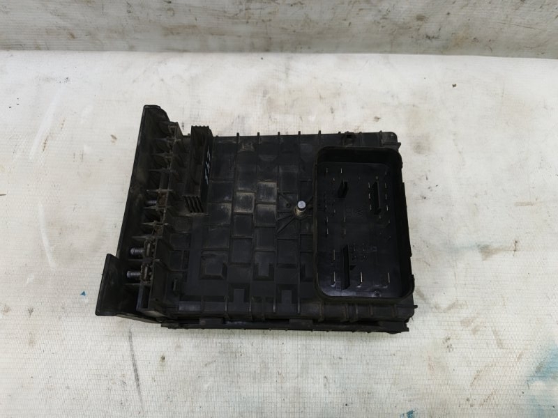 Блок предохранителей Volkswagen Jetta 2008