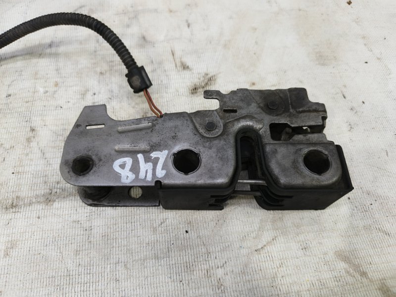 Замок капота Volkswagen Jetta 2008