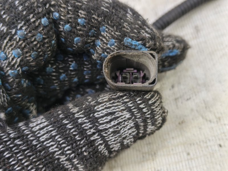 Замок капота Volkswagen Jetta 2008