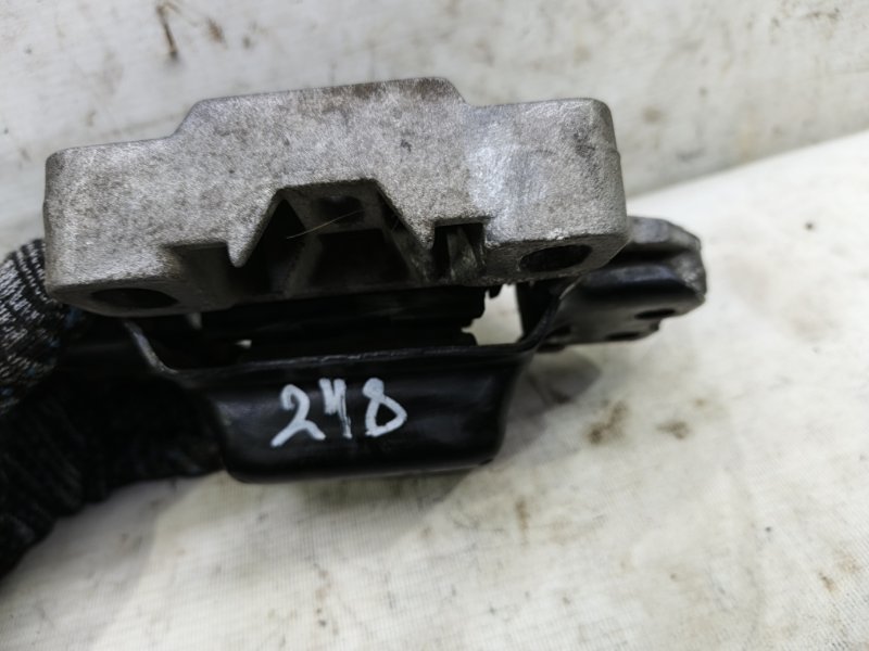 Подушка двигателя Volkswagen Jetta 2008