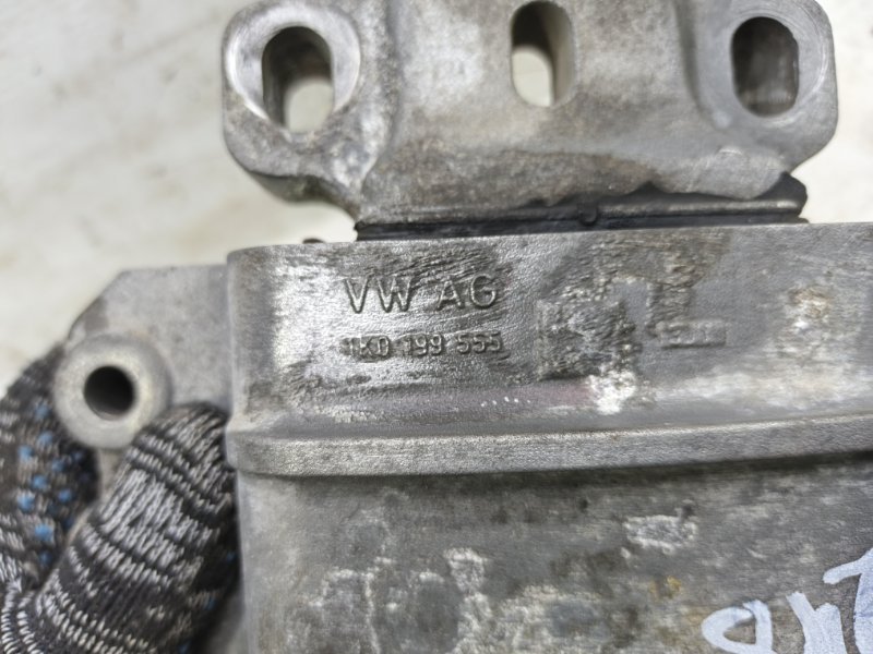 Подушка двигателя Volkswagen Jetta 2008