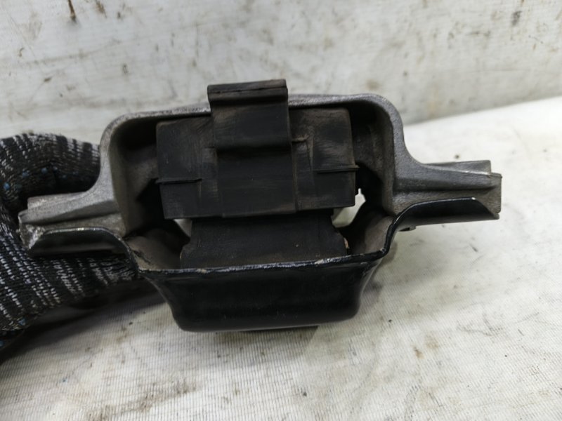 Подушка двигателя Volkswagen Jetta 2008