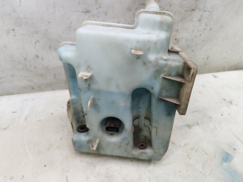 Бачок омывателя Volkswagen Jetta 2008