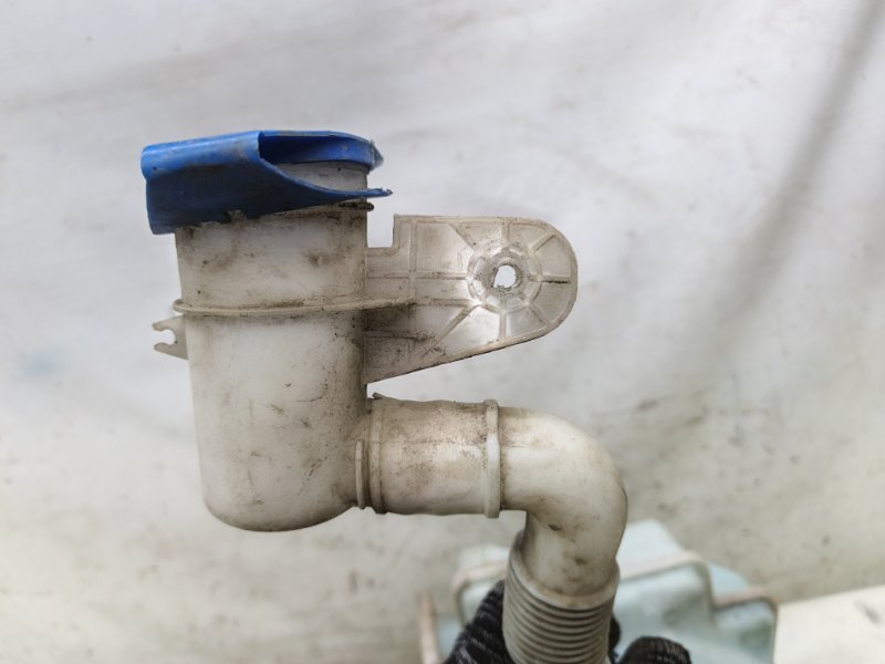 Бачок омывателя Volkswagen Jetta 2008