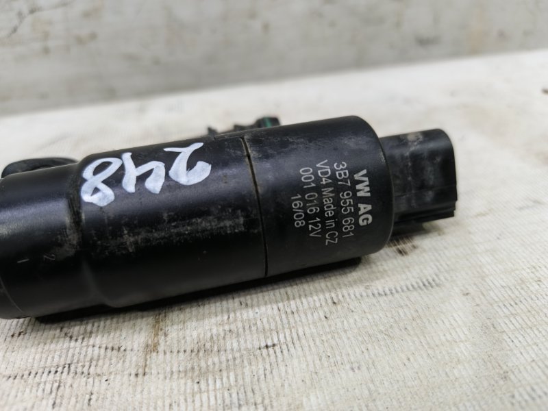 Насос омывателя Volkswagen Jetta 2008