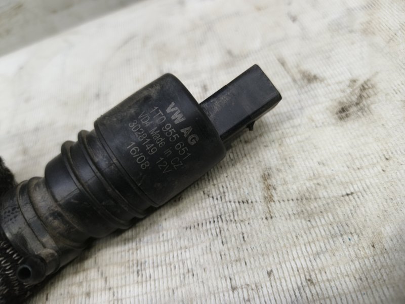 Насос омывателя Volkswagen Jetta 2008