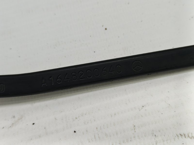 Поводок стеклоочистителя Mercedes-Benz ML 2006 W 164