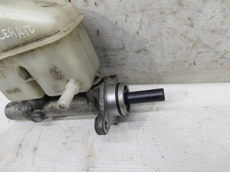 Главный тормозной цилиндр Kia Cerato 2010 TD