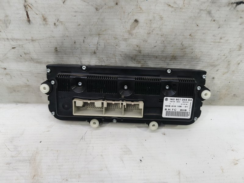 Блок управления климат-контролем Volkswagen Jetta 2008