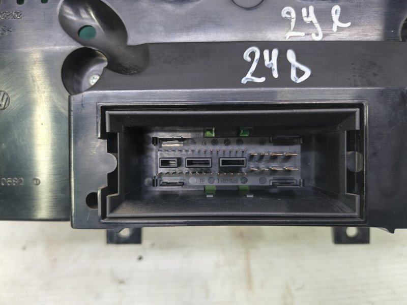 Панель приборов Volkswagen Jetta 2008