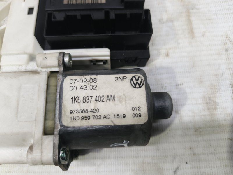 Моторчик стеклоподъемника Volkswagen Jetta 2008
