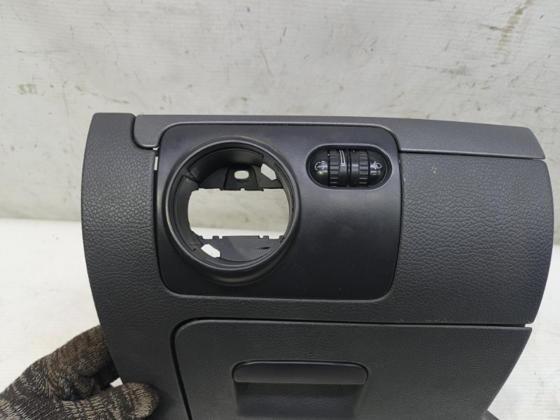 Накладка декоративная Volkswagen Jetta 2008