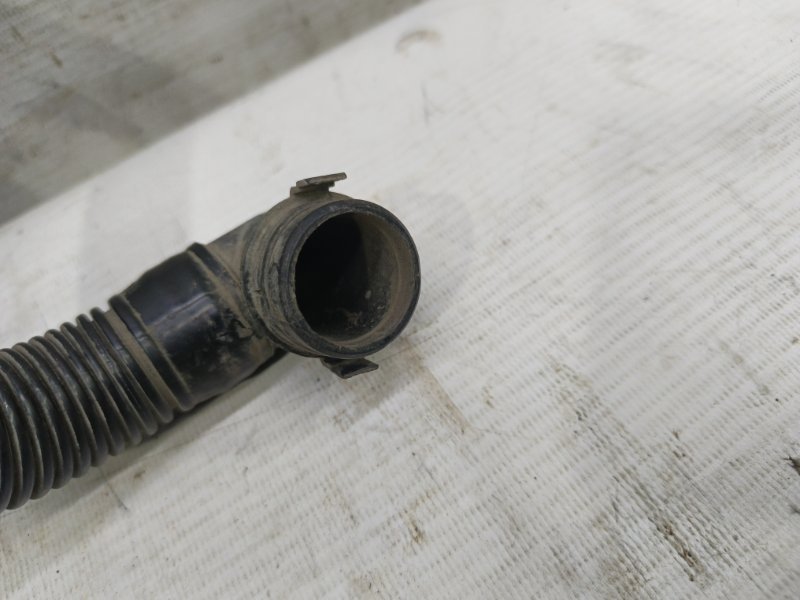 Патрубок картерных газов Volkswagen Jetta 2008