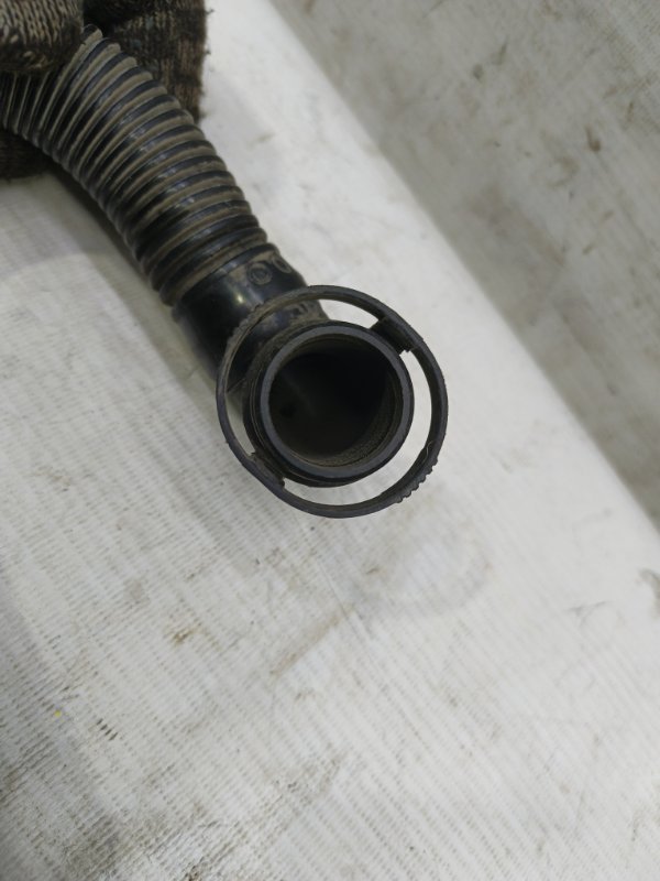 Патрубок картерных газов Volkswagen Jetta 2008