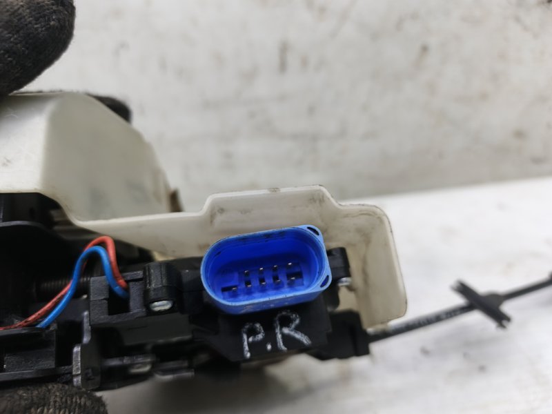 Замок двери Volkswagen Jetta 2008