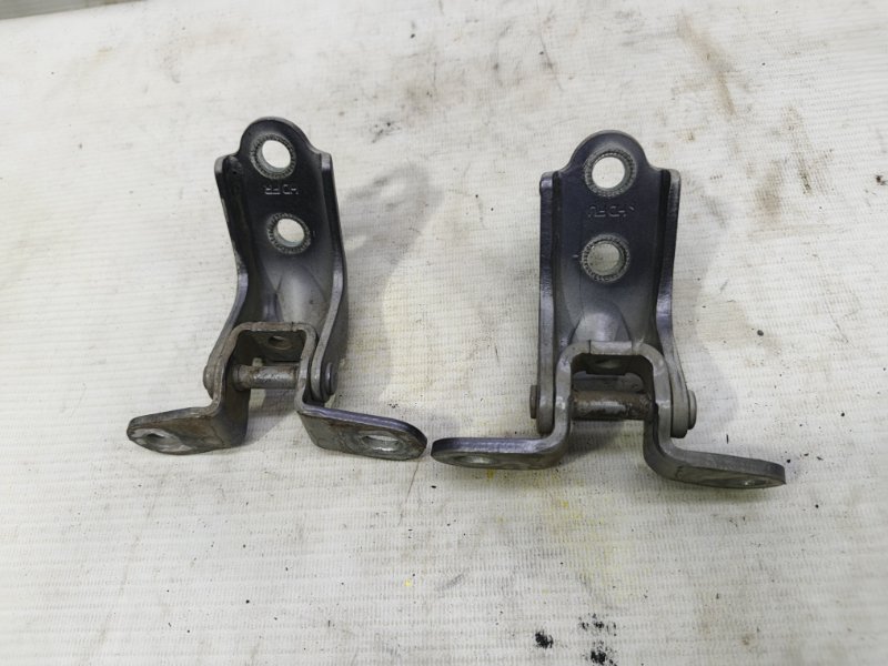 Петля двери Kia Cerato 2010 TD