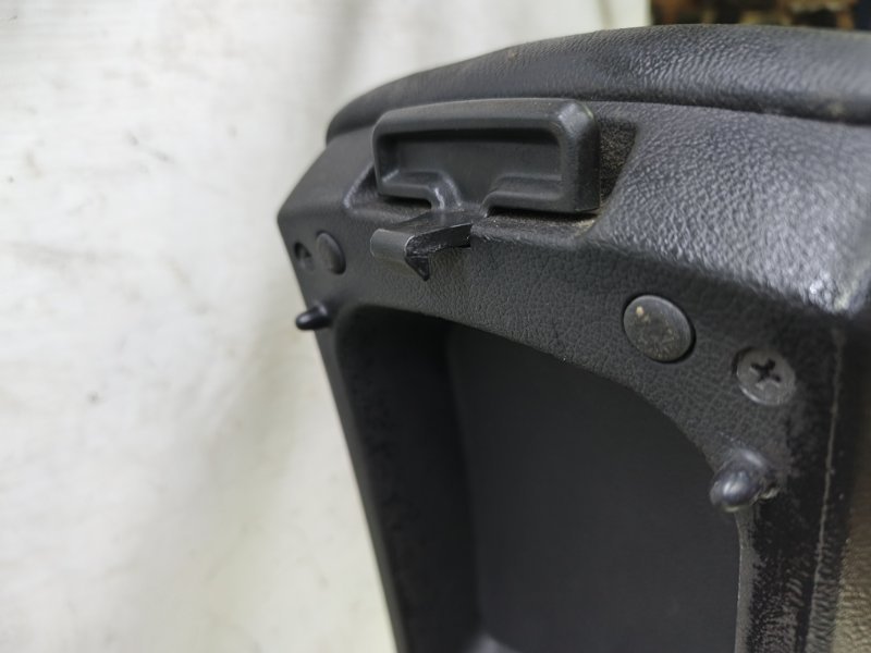 Подлокотник Kia Cerato 2010 TD