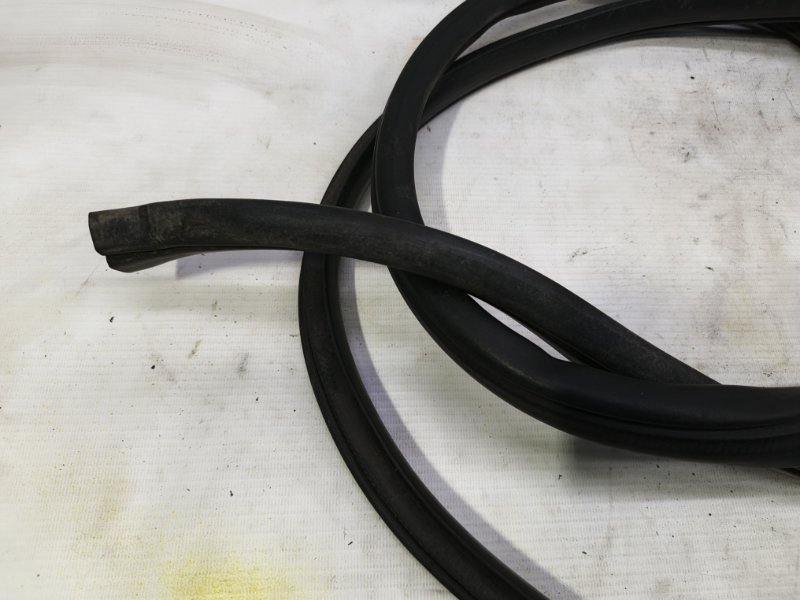 Уплотнитель кузова Kia Cerato 2010 TD