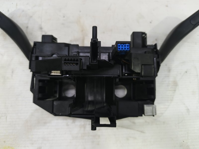 Подрулевой переключатель Volkswagen Jetta 2008