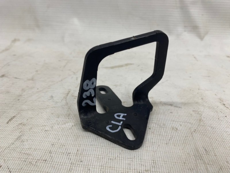 Петля капота Mercedes CLA - Class 2015 CLA 180