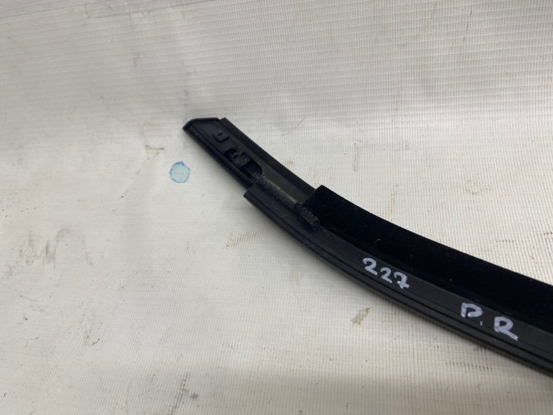 Молдинг стекла Omoda C5 2023