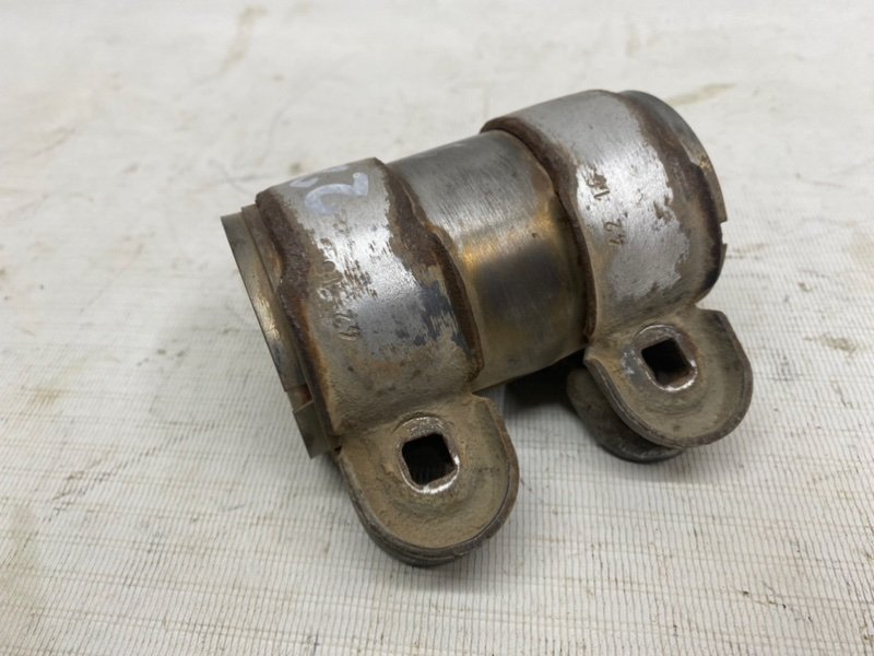 Хомут глушителя Volkswagen Polo 2017