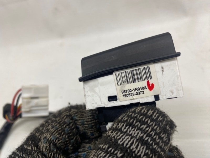 Кнопка в руль Hyundai Solaris 2015