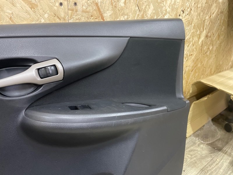 Обшивка двери Toyota Corolla 2008 E150